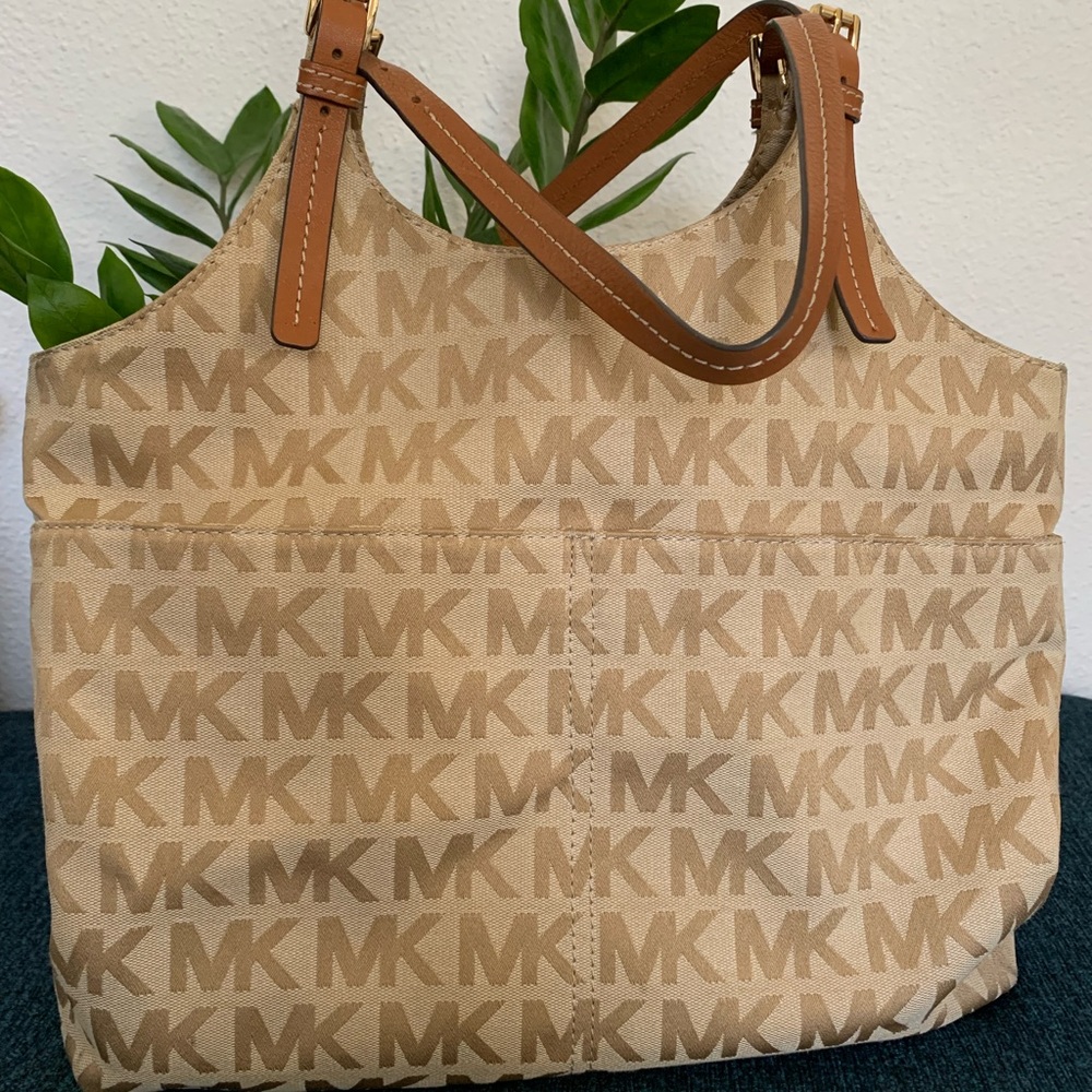 Michael Michael Kors Tote Bag, Good Pre Owned Condition, Tan Color